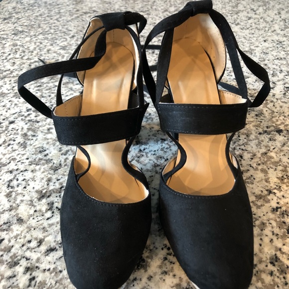 Black heels - Picture 1 of 3